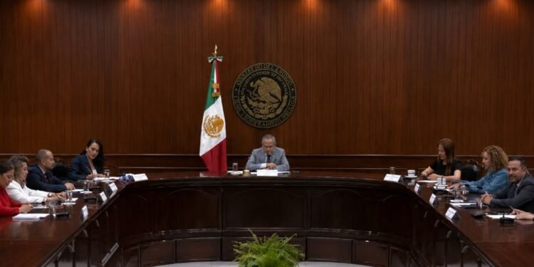 Duró poco el regreso: Congreso da luz verde a nueva licencia de Rocha Moya; alistan relevo interino en Sinaloa