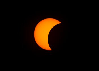 ¿Te perdiste el eclipse? NASA revela espectaculares vistas desde la Tierra y el espacio