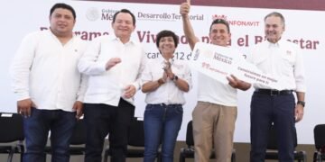 Las llaves de una nueva vida: entregan 208 viviendas en Kanasín