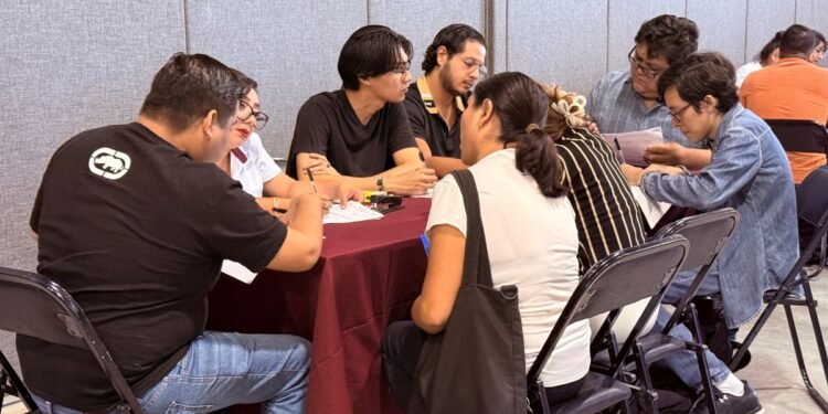 Feria conecta a jóvenes yucatecos con salarios de hasta 30 mil pesos
