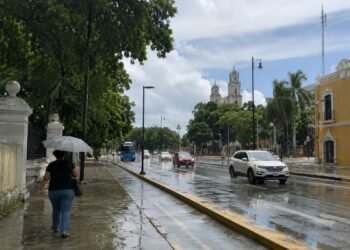 Onda tropical 31 cruza el sureste; lluvias seguirán hasta mitad de semana