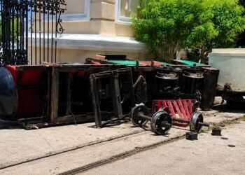 Sin fecha para volver: analizan reparación millonaria para rescatar el trenecito del Centenario