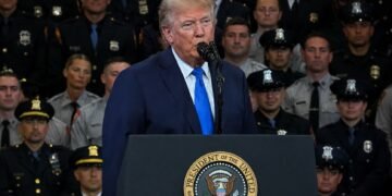 Trump va por Ormuz; dice que “pronto” lo declarará territorio estadounidense
