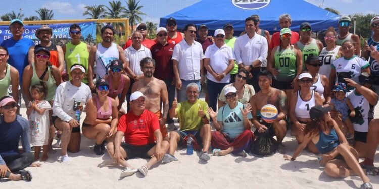 Arena, sol y deporte: Progreso alista torneo internacional de beach volleyball