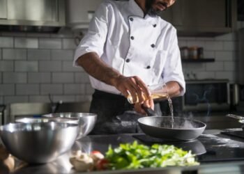 ¿Vas a comer fuera? Estas 3 señales en el menú podrían evitarte una mala experiencia