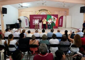Rafael Marín lleva su gira a Puerto Morelos y pone el foco en la unidad de Morena