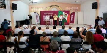 Rafael Marín lleva su gira a Puerto Morelos y pone el foco en la unidad de Morena
