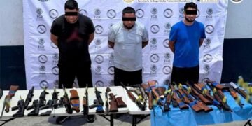 ¡Arsenal descubierto! 210 armas viajaban escondidas rumbo a Nuevo León