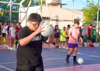 ¿Tienes entre 10 y 18 años y te gusta el voleibol? Kanasín ya abrió la cancha