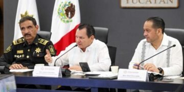 Díaz Mena advierte: en Celestún no habrá desarrollo a costa del manglar