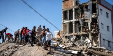 Aumentan los muertos por terremoto en Colombia; Sheinbaum alista ayuda desde México