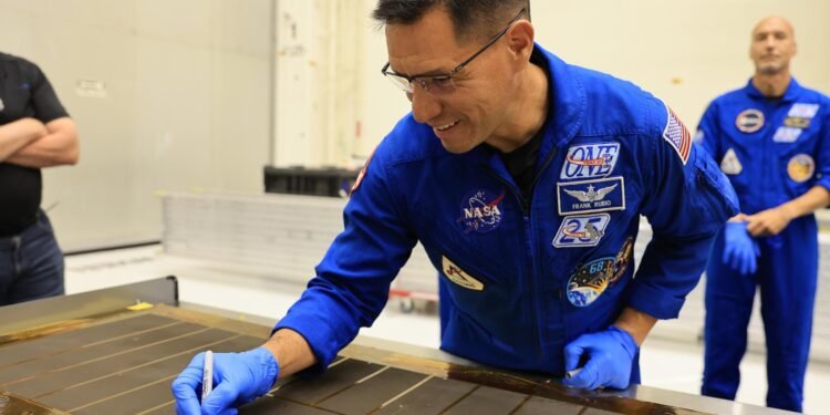 Artemis III ya lleva la firma de sus astronautas… literal volará al espacio