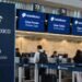 Aeroméxico investiga presunta filtración de datos de clientes; descarta afectación a tarjetas y contraseñas
