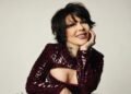 Alejandra Guzmán prende las alarmas: se le “zafa” la cadera en pleno concierto