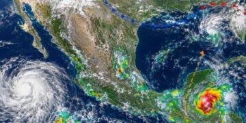 Nueva onda tropical se acerca a México y reforzará las lluvias en la Península de Yucatán