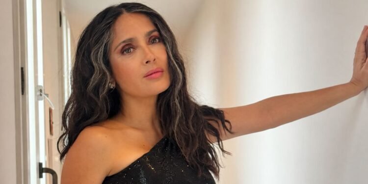 A sus 60, Salma Hayek sorprende con imágenes al natural y nuevo estreno en puerta