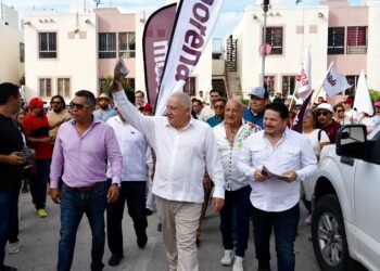Diálogo y apoyo de los vecinos: la visita de Rafa Marín a Villas del Sol