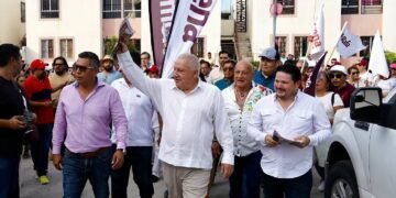Diálogo y apoyo de los vecinos: la visita de Rafa Marín a Villas del Sol