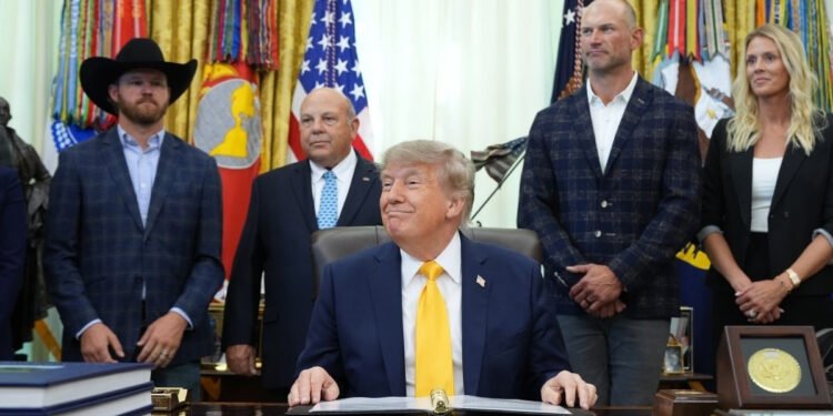Alerta por el lobo mexicano: Trump ordena evaluar si termina la protección
