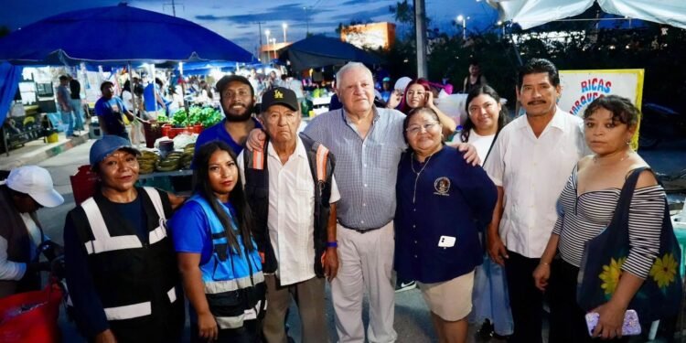 Sin templete y entre comerciantes: Rafa Marín visita Prado Norte, Quintana Roo