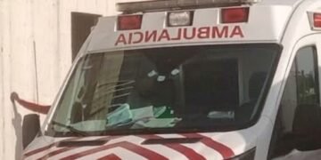 ¡Siete metros de caída! Dos albañiles resultan lesionados en Flamboyanes
