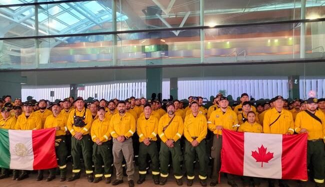 México combate el fuego en Canadá: regresan 104 especialistas