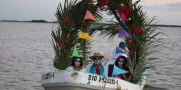 ¡Las ánimas llegan a la costa! Prepara un festival entre leyendas y altares
