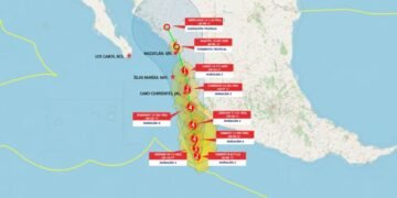 Huracán Simón sube a categoría 2; Marina activa plan de auxilio por inundaciones en Guerrero