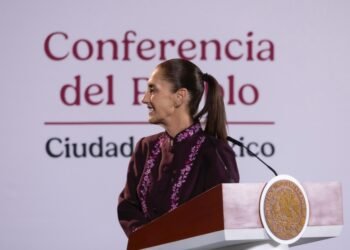 Sheinbaum y Ronald Johnson, cara a cara en Palacio Nacional con empresarios