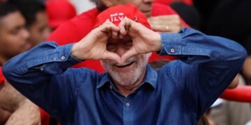 Lula revierte la ventaja de Flávio Bolsonaro y gana las elecciones en Brasil